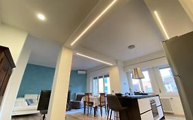 Stylish Apartment In Como Downtown