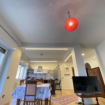 Stylish Apartment In Como Downtown Buitenkant foto