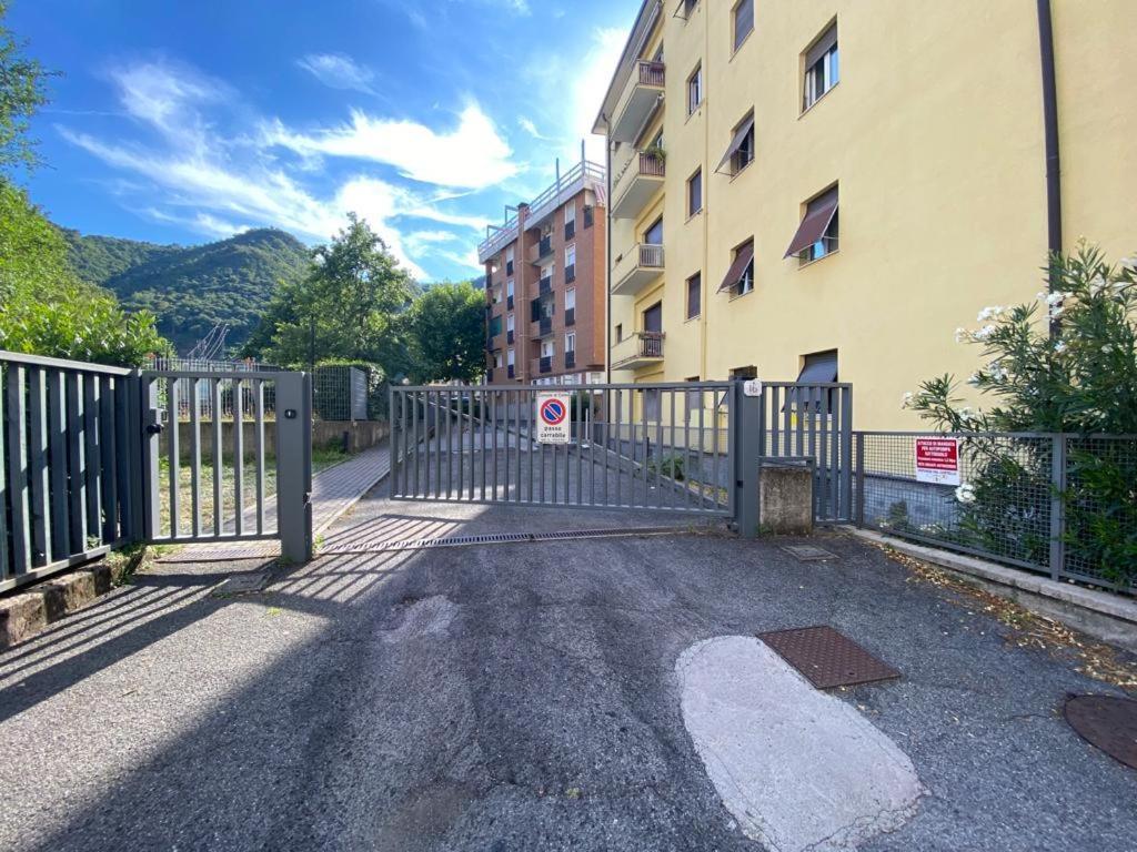 Stylish Apartment In Como Downtown Buitenkant foto