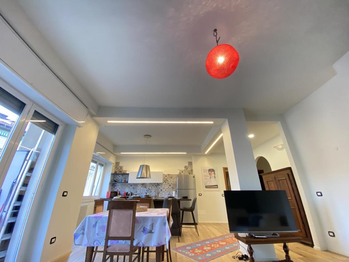 Stylish Apartment In Como Downtown Buitenkant foto