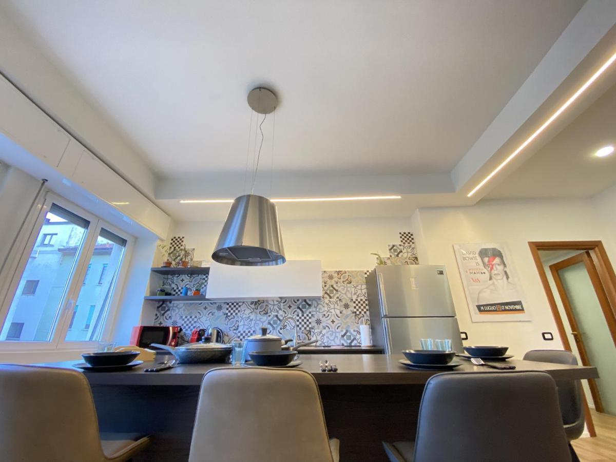 Stylish Apartment In Como Downtown Buitenkant foto